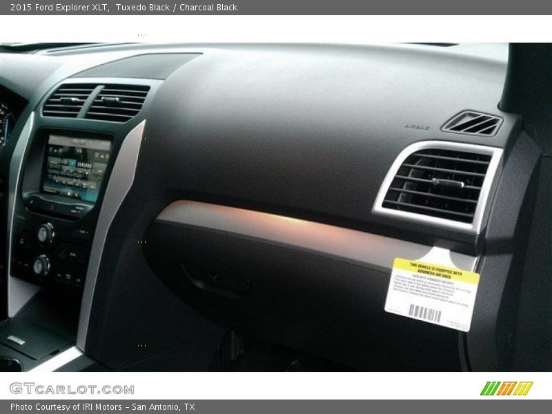 Tuxedo Black / Charcoal Black 2015 Ford Explorer XLT