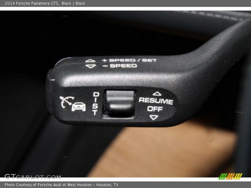 Controls of 2014 Panamera GTS