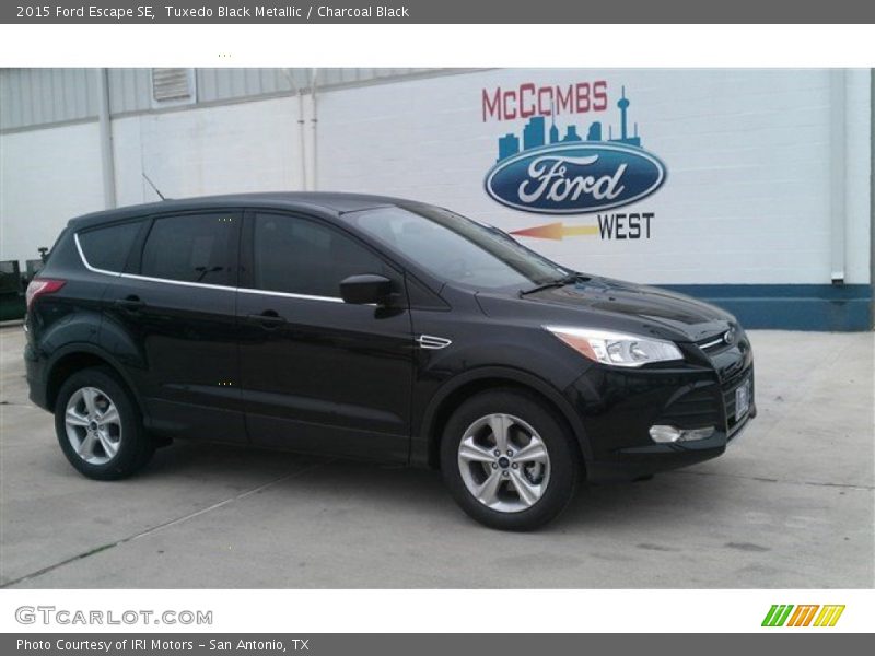 Tuxedo Black Metallic / Charcoal Black 2015 Ford Escape SE