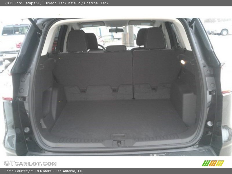 Tuxedo Black Metallic / Charcoal Black 2015 Ford Escape SE