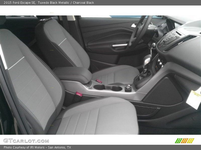 Tuxedo Black Metallic / Charcoal Black 2015 Ford Escape SE