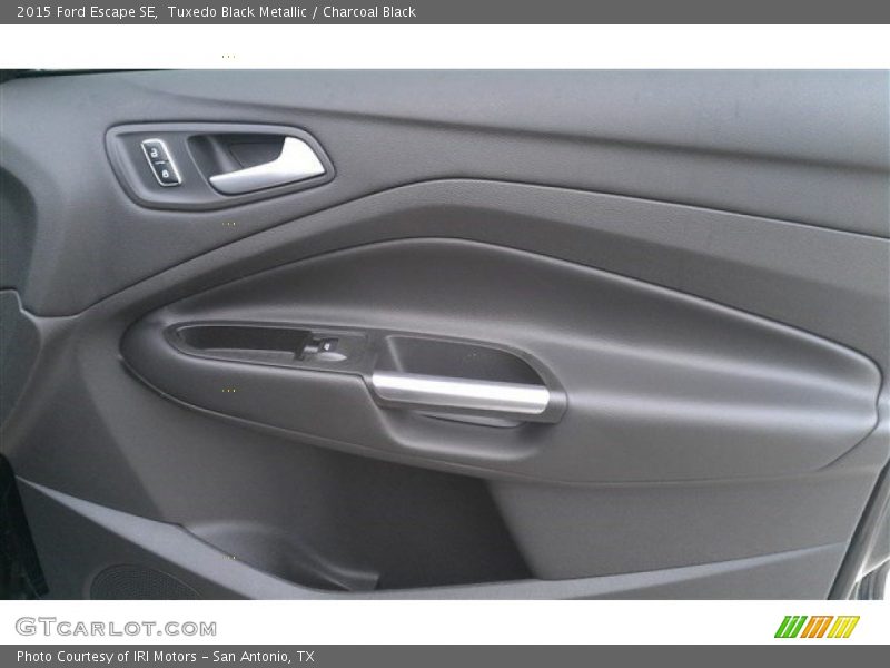 Tuxedo Black Metallic / Charcoal Black 2015 Ford Escape SE