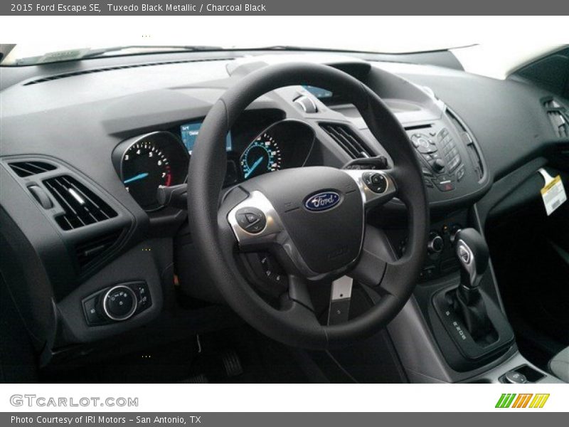 Tuxedo Black Metallic / Charcoal Black 2015 Ford Escape SE