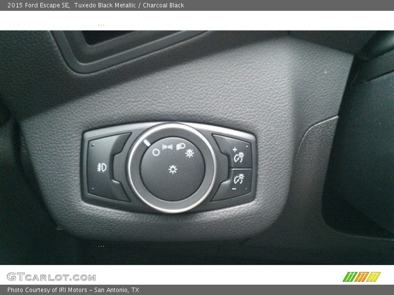 Tuxedo Black Metallic / Charcoal Black 2015 Ford Escape SE
