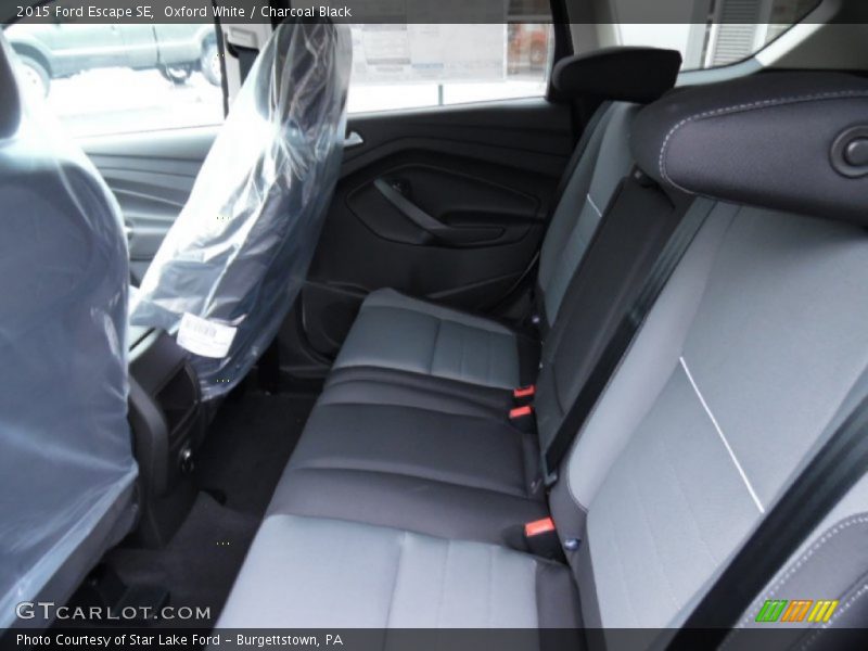 Oxford White / Charcoal Black 2015 Ford Escape SE