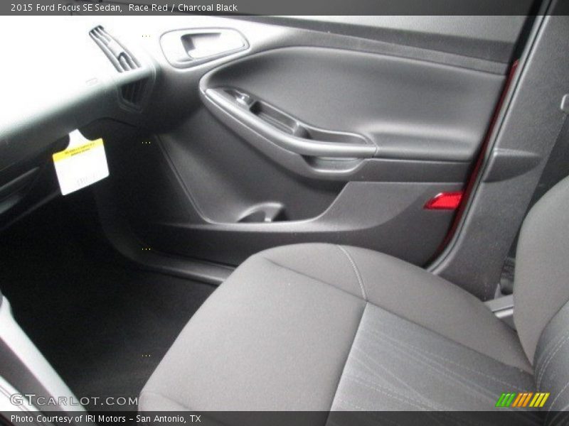 Race Red / Charcoal Black 2015 Ford Focus SE Sedan