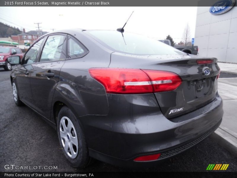 Magnetic Metallic / Charcoal Black 2015 Ford Focus S Sedan