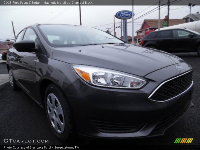 Magnetic Metallic / Charcoal Black 2015 Ford Focus S Sedan