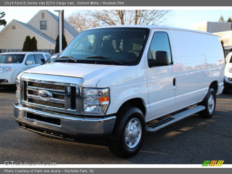 Front 3/4 View of 2014 E-Series Van E250 Cargo Van