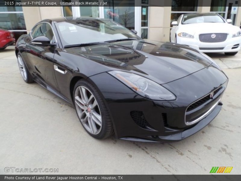 Front 3/4 View of 2015 F-TYPE R Coupe