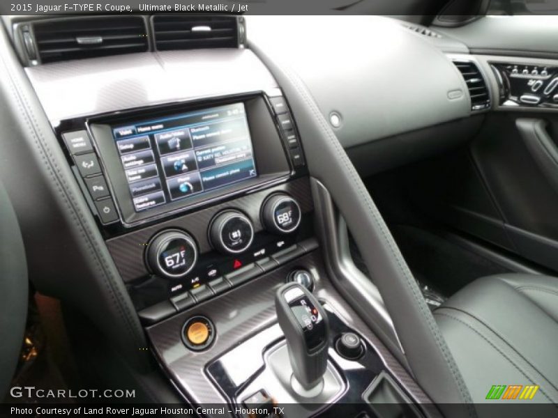 Controls of 2015 F-TYPE R Coupe