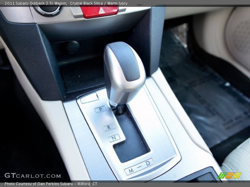 Crystal Black Silica / Warm Ivory 2011 Subaru Outback 2.5i Wagon