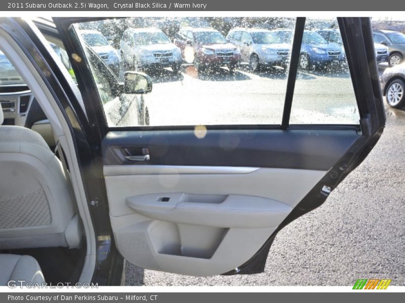 Crystal Black Silica / Warm Ivory 2011 Subaru Outback 2.5i Wagon