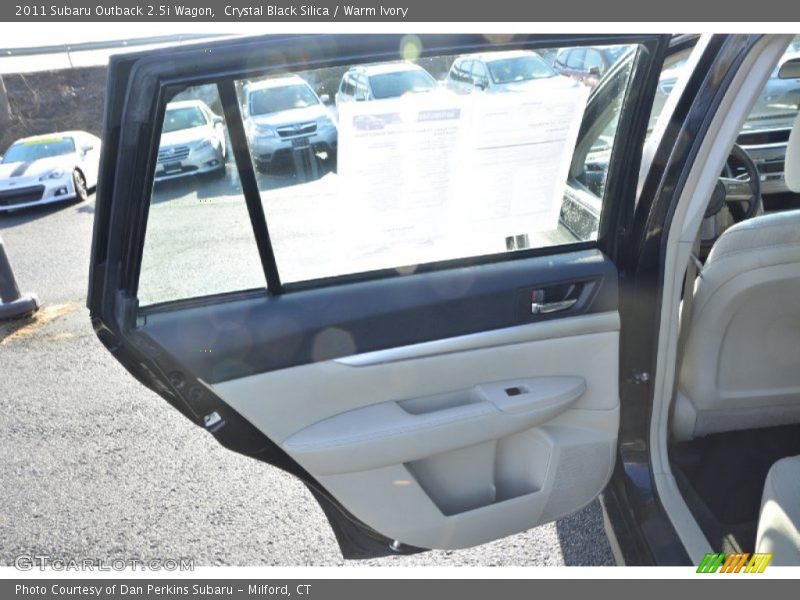 Crystal Black Silica / Warm Ivory 2011 Subaru Outback 2.5i Wagon