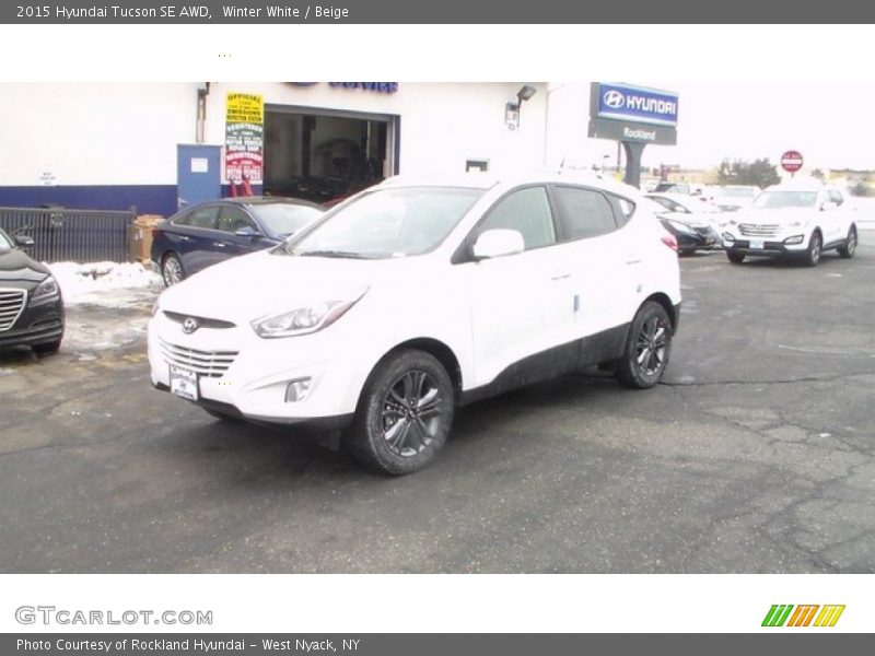 Winter White / Beige 2015 Hyundai Tucson SE AWD