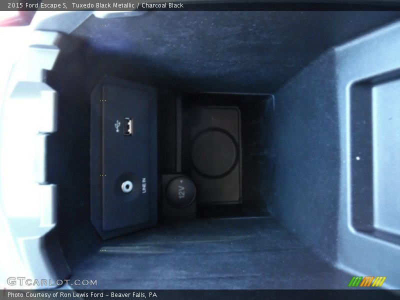 Tuxedo Black Metallic / Charcoal Black 2015 Ford Escape S