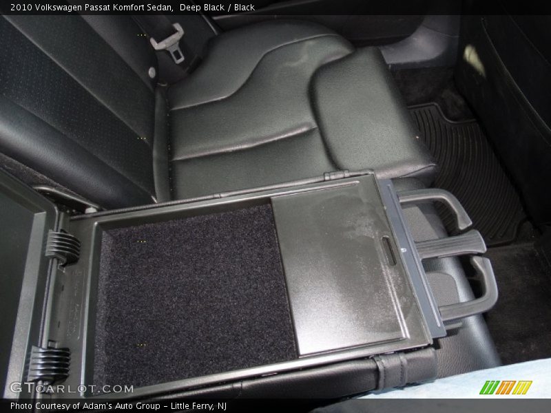 Deep Black / Black 2010 Volkswagen Passat Komfort Sedan