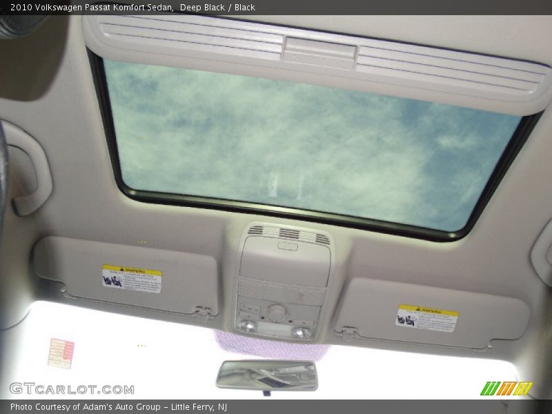 Deep Black / Black 2010 Volkswagen Passat Komfort Sedan