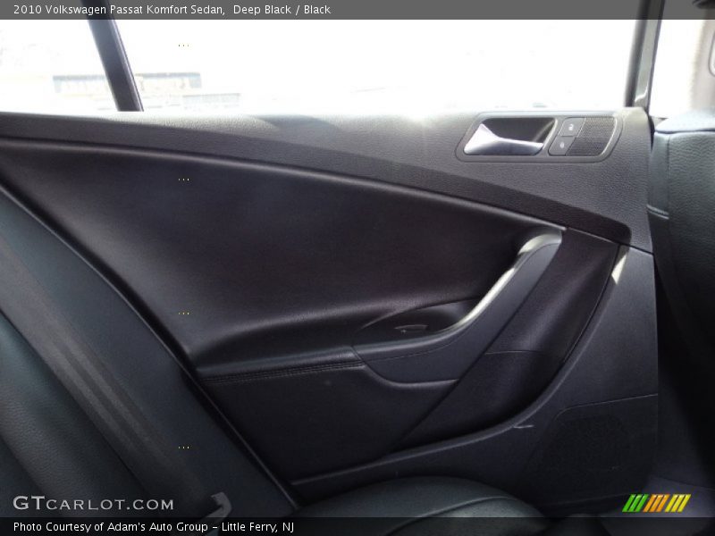 Deep Black / Black 2010 Volkswagen Passat Komfort Sedan