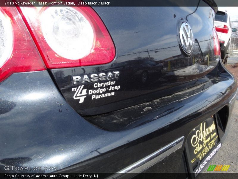 Deep Black / Black 2010 Volkswagen Passat Komfort Sedan