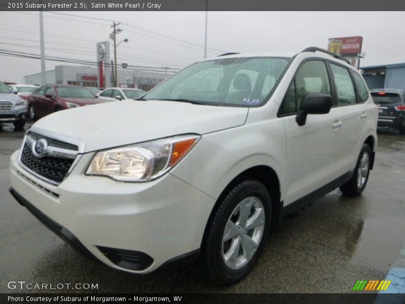 Front 3/4 View of 2015 Forester 2.5i