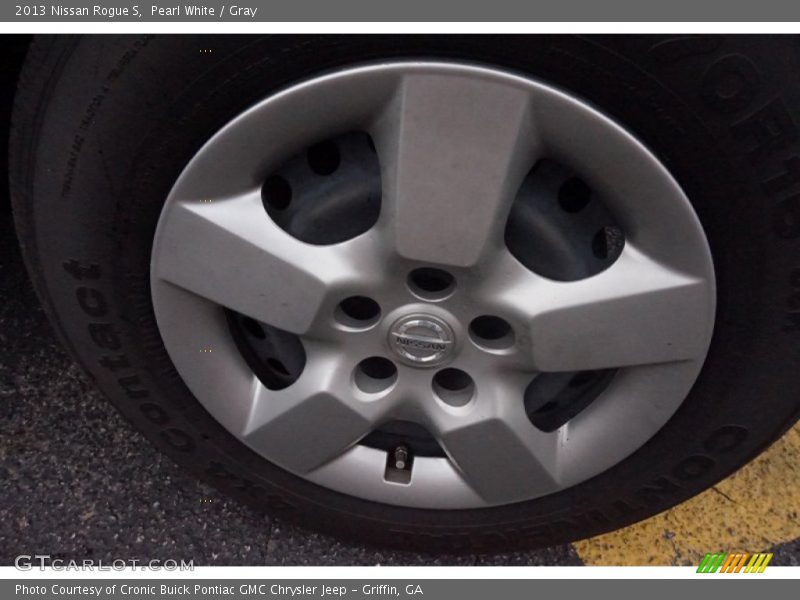 Pearl White / Gray 2013 Nissan Rogue S
