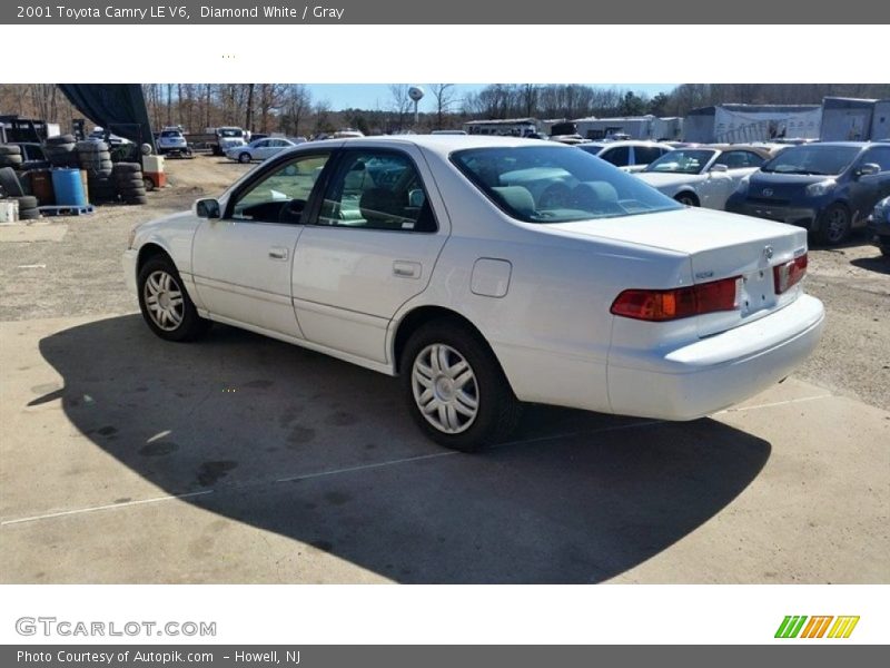 Diamond White / Gray 2001 Toyota Camry LE V6