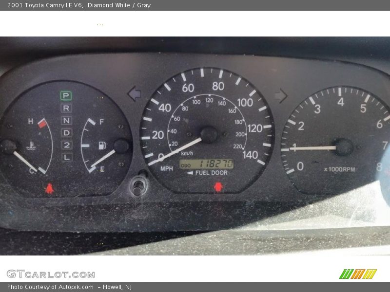 Diamond White / Gray 2001 Toyota Camry LE V6