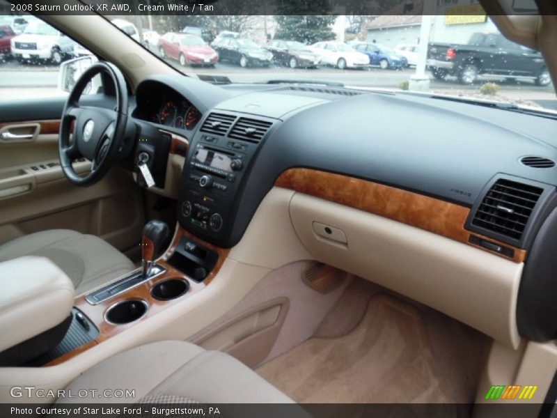 Cream White / Tan 2008 Saturn Outlook XR AWD