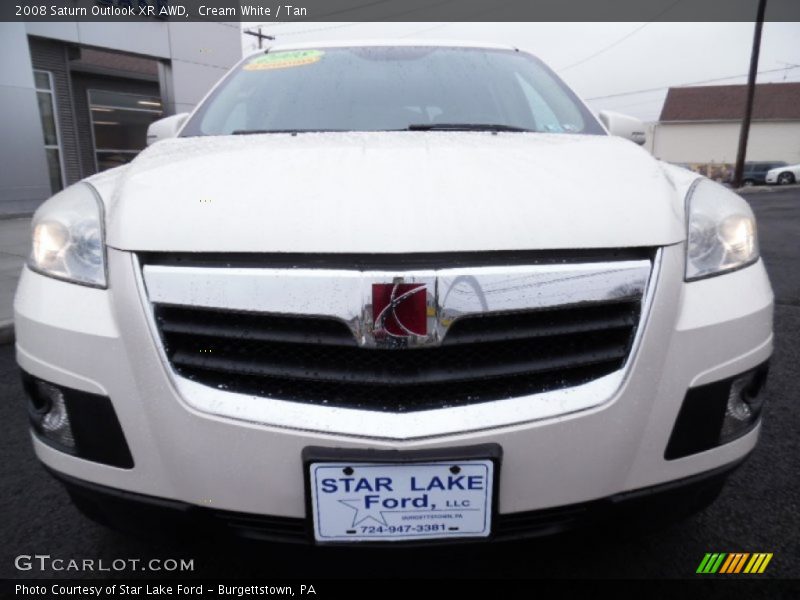 Cream White / Tan 2008 Saturn Outlook XR AWD