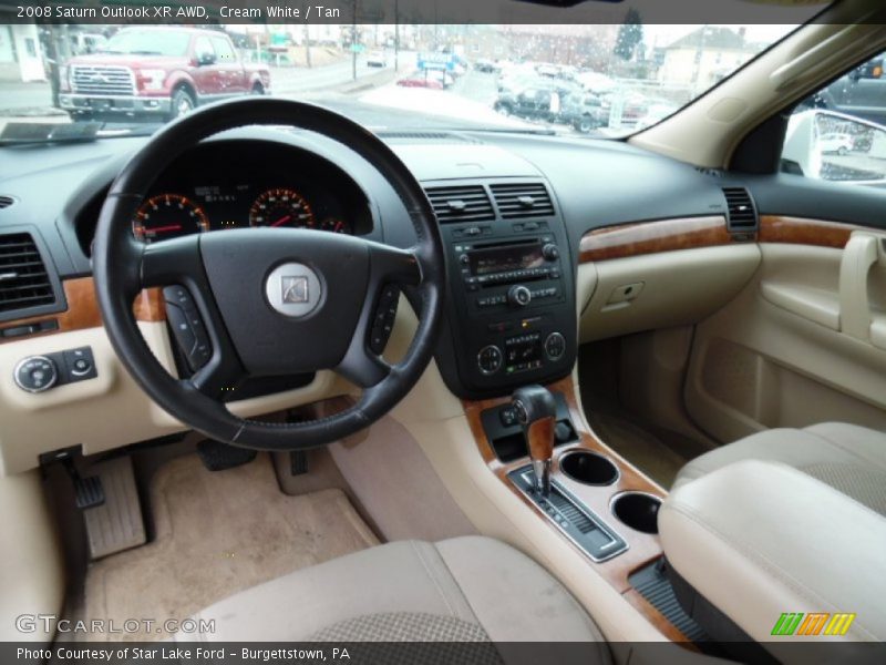 Cream White / Tan 2008 Saturn Outlook XR AWD