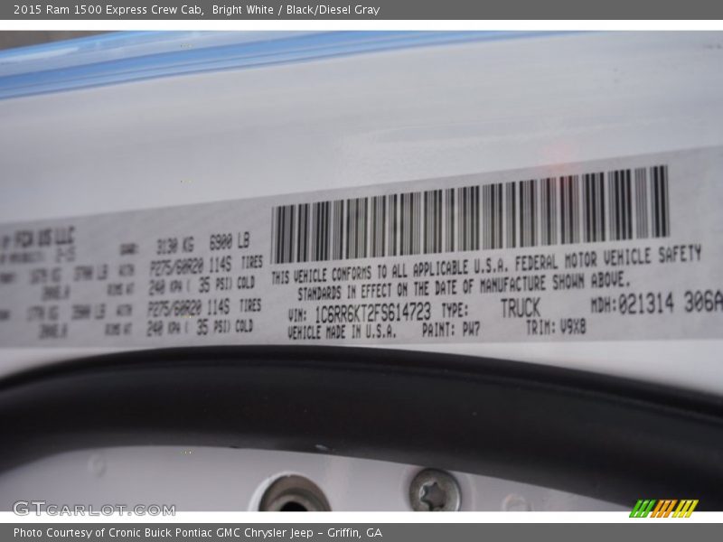 Bright White / Black/Diesel Gray 2015 Ram 1500 Express Crew Cab