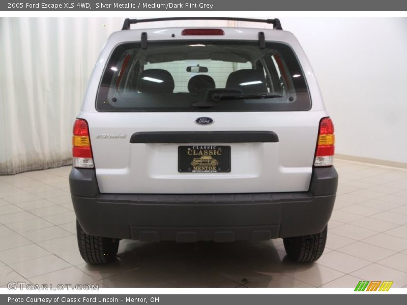 Silver Metallic / Medium/Dark Flint Grey 2005 Ford Escape XLS 4WD