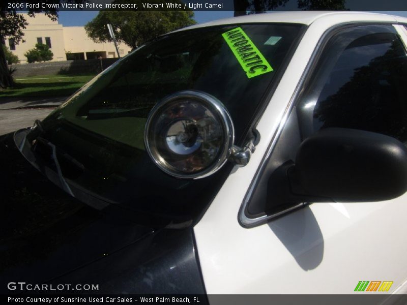 Vibrant White / Light Camel 2006 Ford Crown Victoria Police Interceptor