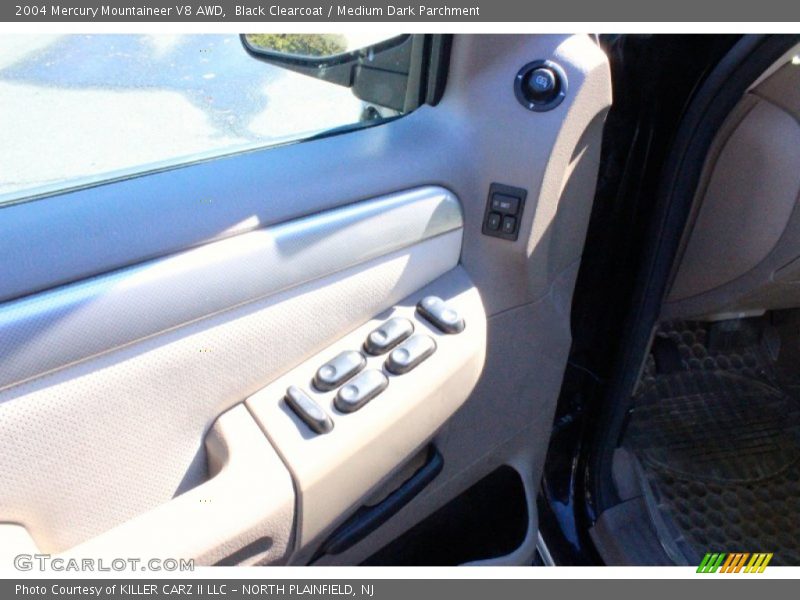 Black Clearcoat / Medium Dark Parchment 2004 Mercury Mountaineer V8 AWD