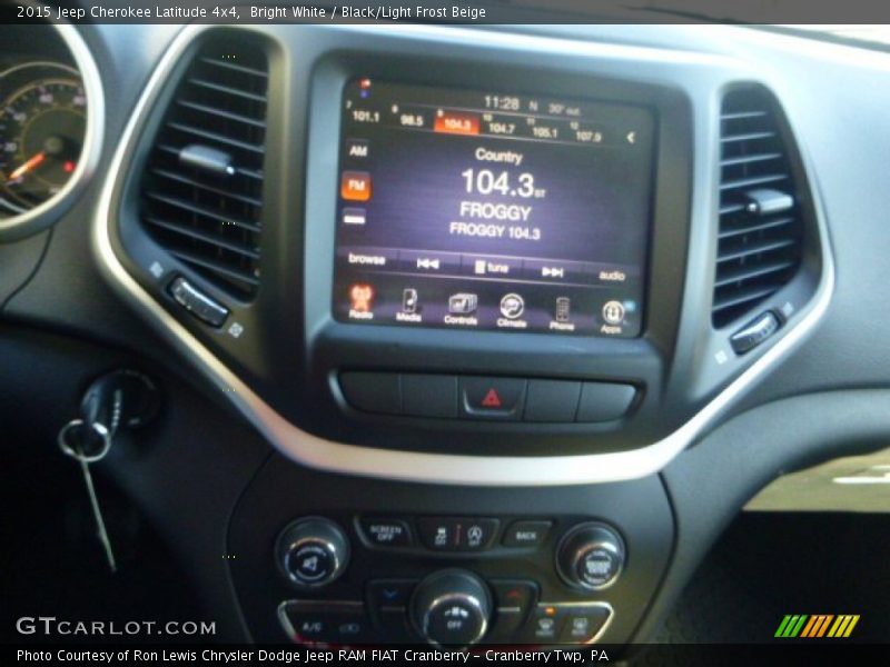 Bright White / Black/Light Frost Beige 2015 Jeep Cherokee Latitude 4x4