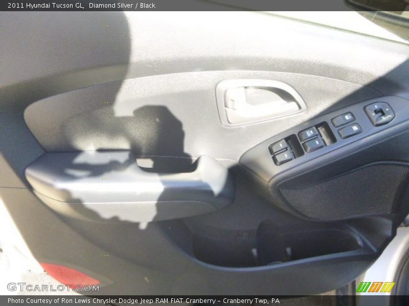 Diamond Silver / Black 2011 Hyundai Tucson GL