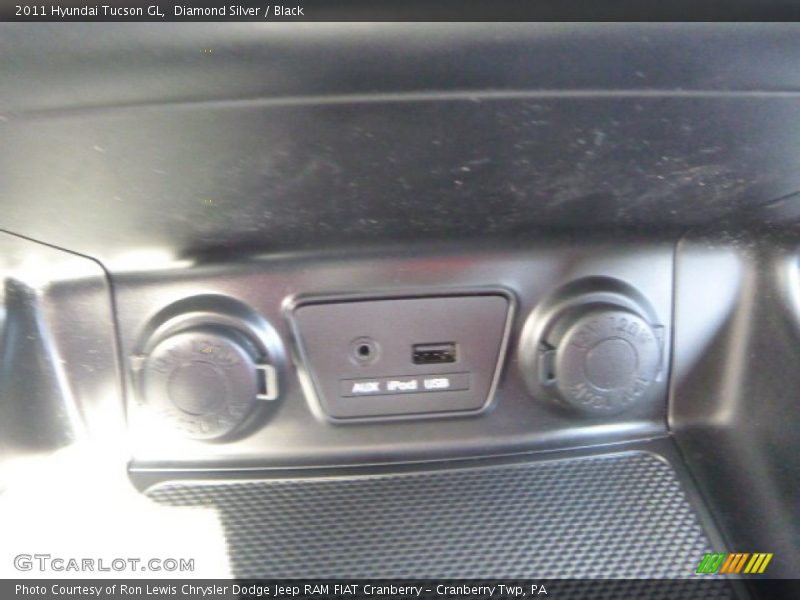 Diamond Silver / Black 2011 Hyundai Tucson GL