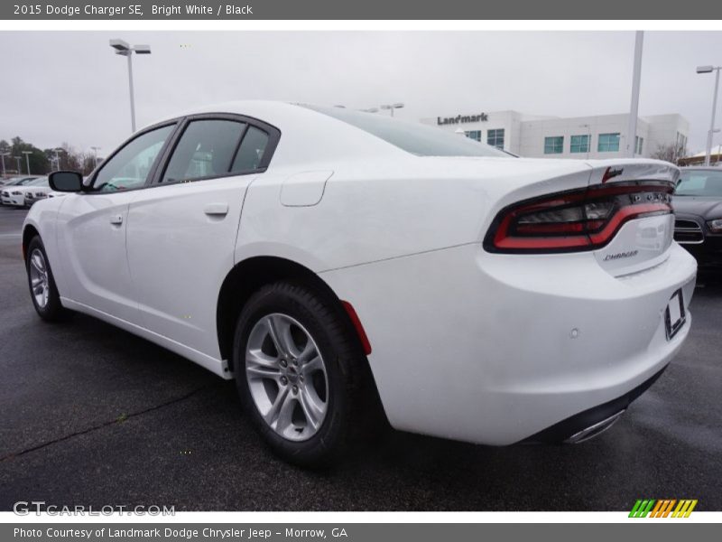 Bright White / Black 2015 Dodge Charger SE