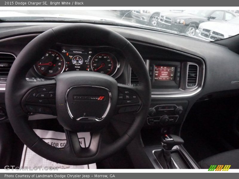 Bright White / Black 2015 Dodge Charger SE