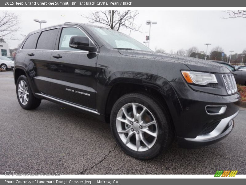 Front 3/4 View of 2015 Grand Cherokee Summit