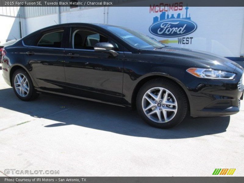 Tuxedo Black Metallic / Charcoal Black 2015 Ford Fusion SE