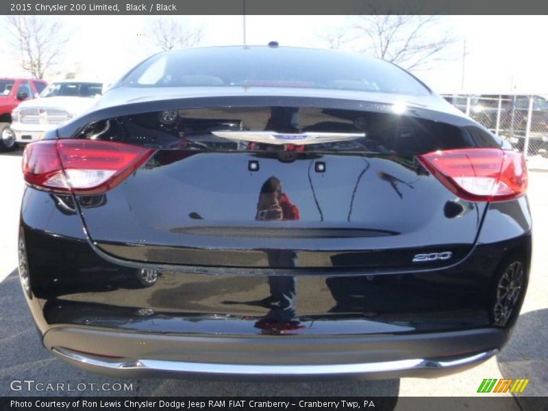 Black / Black 2015 Chrysler 200 Limited