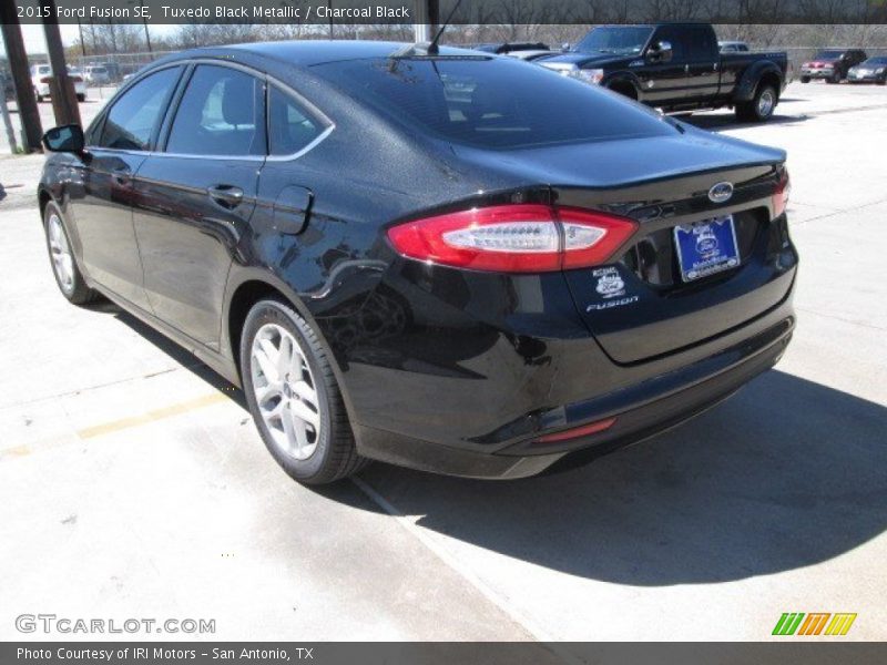 Tuxedo Black Metallic / Charcoal Black 2015 Ford Fusion SE