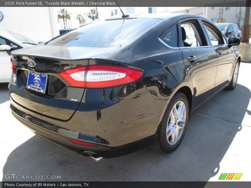 Tuxedo Black Metallic / Charcoal Black 2015 Ford Fusion SE