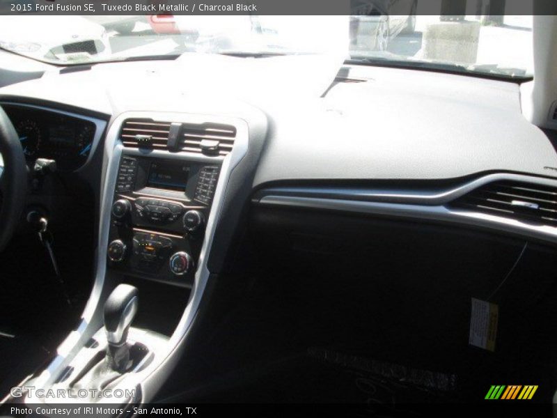 Tuxedo Black Metallic / Charcoal Black 2015 Ford Fusion SE