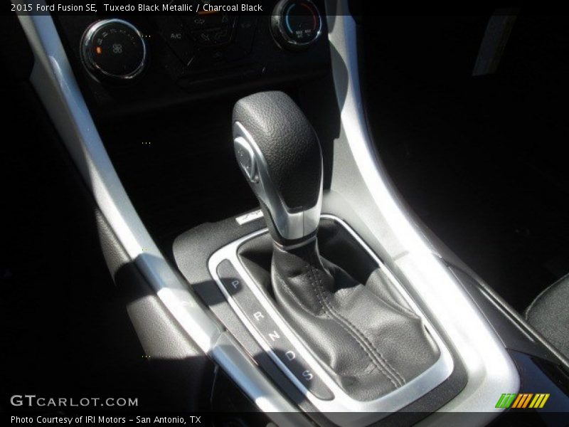 Tuxedo Black Metallic / Charcoal Black 2015 Ford Fusion SE