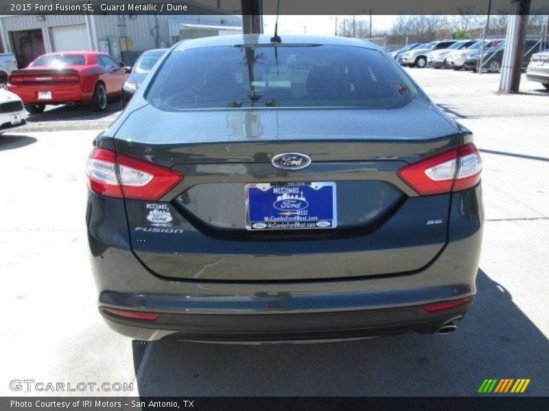 Guard Metallic / Dune 2015 Ford Fusion SE