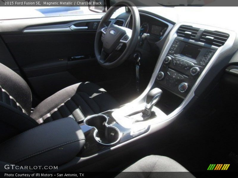 Magnetic Metallic / Charcoal Black 2015 Ford Fusion SE