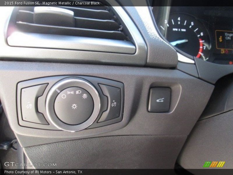 Magnetic Metallic / Charcoal Black 2015 Ford Fusion SE